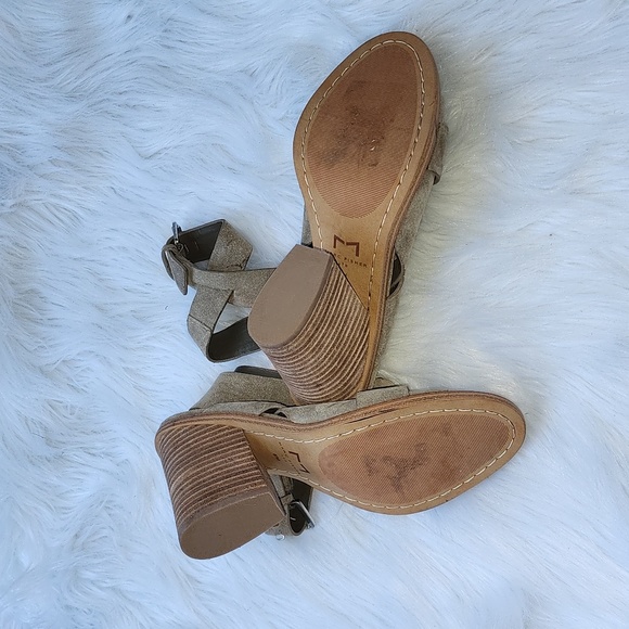 Marc fisher sandals - Picture 3 of 4